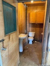 765 Patton Rd in Somerset, TX - Foto de edificio - Building Photo