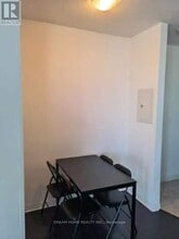 225 Webb Dr in Mississauga, ON - Building Photo - Building Photo