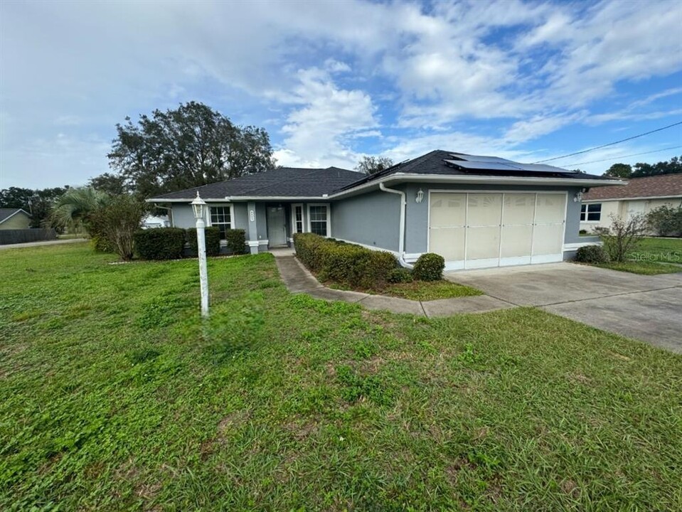 8995 SE 156th St in Summerfield, FL - Building Photo