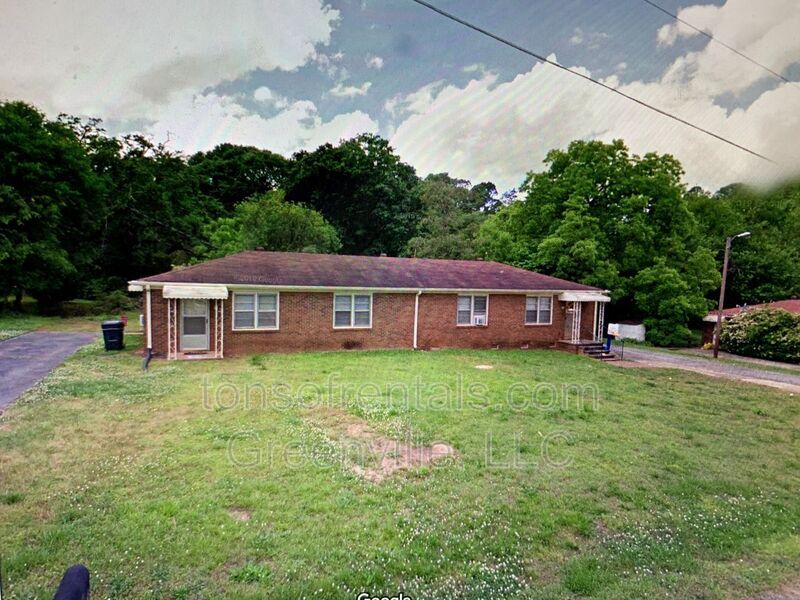 111 Pineview Rd in Spartanburg, SC - Building Photo
