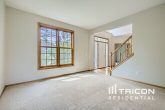 3470 Olive Ln N in Plymouth, MN - Building Photo - Building Photo