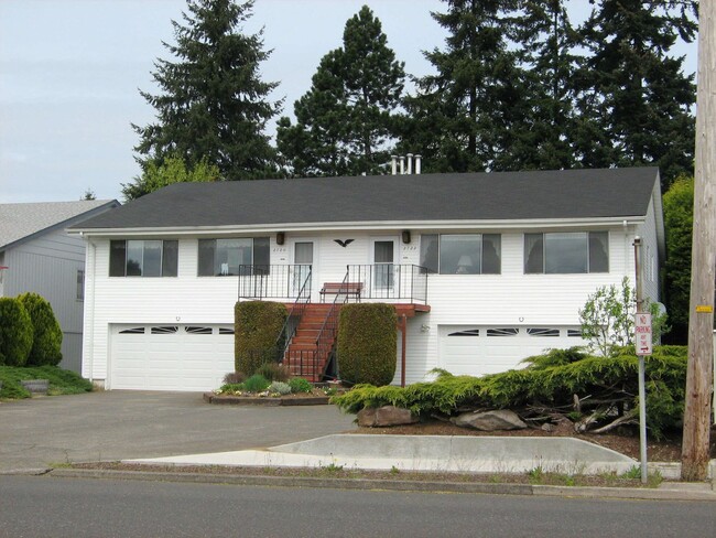 property at 2722 E McLoughlin Blvd