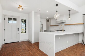 310 Via Metates in Oceanside, CA - Building Photo - Building Photo