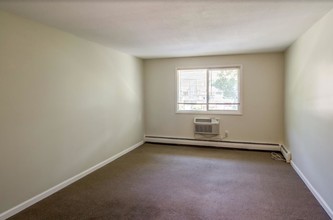 Crestview Apartments in West Haven, CT - Foto de edificio - Building Photo