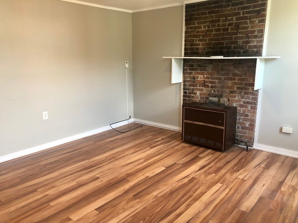 213-215 4th St in Troy, NY - Building Photo