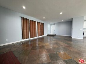 15962 Gault St in Los Angeles, CA - Building Photo - Building Photo