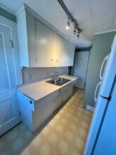 43 Spruce St, Unit 43 Spruce St Apt B in Sanford, ME - Building Photo - Building Photo