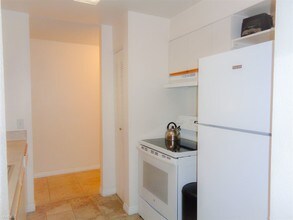 3001 58th Ave S in St. Petersburg, FL - Foto de edificio - Building Photo