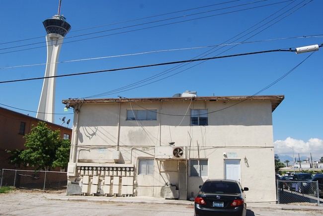 Santa Paula Apartments in Las Vegas, NV - Foto de edificio - Building Photo