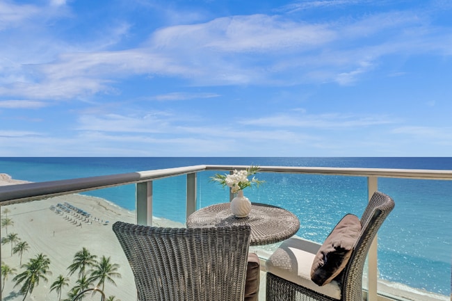 2501 S Ocean Dr in Hollywood, FL - Building Photo - Building Photo