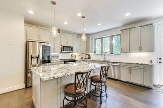 5004 Oakmoore Dr in North Bethesda, MD - Building Photo - Building Photo