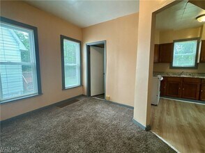 993 Concord Ave in Akron, OH - Building Photo - Building Photo