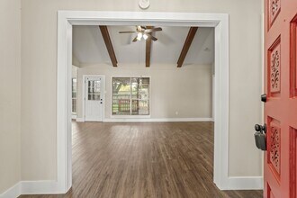 13755 Drakewood Dr in Sugar Land, TX - Building Photo - Building Photo