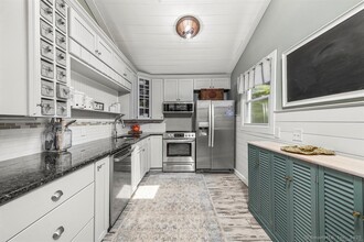 85 Lake Dr in New Milford, CT - Building Photo - Building Photo