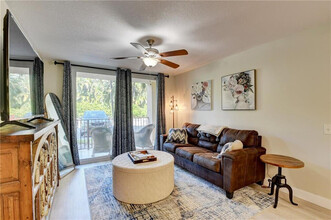 1003 Villa Cir-Unit -1003 in Boynton Beach, FL - Foto de edificio - Building Photo