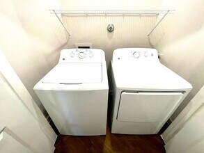 2300 N Friendship Rd in Sherman, TX - Foto de edificio - Building Photo