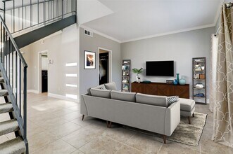 1115 Augusta Dr in Houston, TX - Building Photo - Building Photo