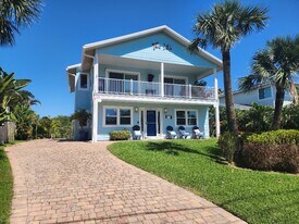 110 Surf St in New Smyrna Beach, FL - Building Photo