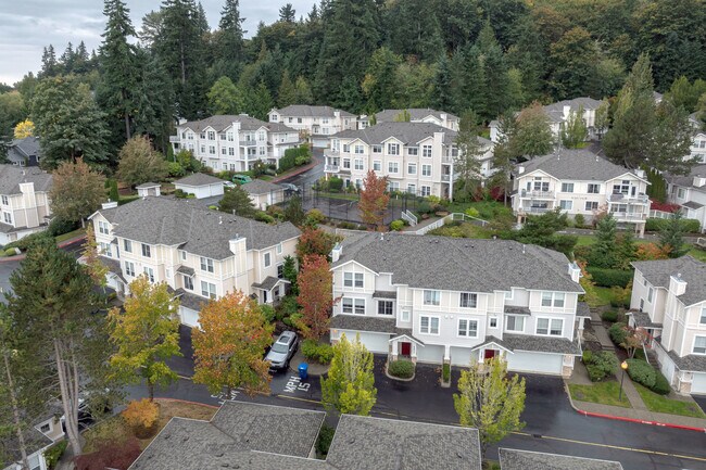 Lakemont View in Bellevue, WA - Building Photo - Building Photo