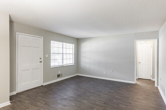 Legacy of Athens Apartments in Athens, GA - Building Photo - Interior Photo