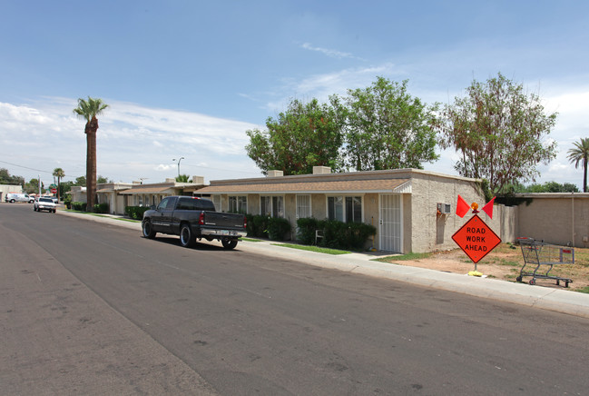 701 E Main St in Mesa, AZ - Building Photo - Building Photo