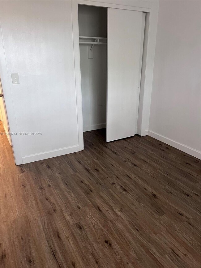 1505 Crescent Cir, Unit B21 in West Palm Beach, FL - Building Photo - Building Photo