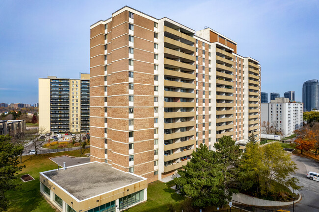 120 Dundalk Dr in Toronto, ON - Building Photo - Building Photo