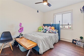 9573 Roundstone Cir in Ft. Myers, FL - Building Photo - Building Photo