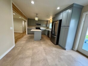 485 Bandon Ave SW in Bandon, OR - Building Photo - Building Photo