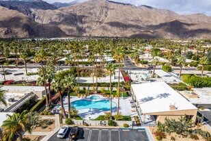 1111 Ramon Rd in Palm Springs, CA - Building Photo