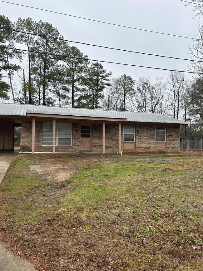 303 Hickory St in Jonesboro, LA - Building Photo - Building Photo