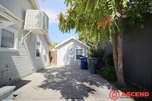 412 El Tejon Ave in Bakersfield, CA - Building Photo