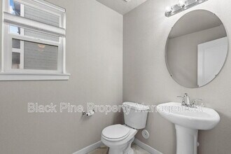 7684 S Seabreeze Way in Boise, ID - Building Photo - Building Photo