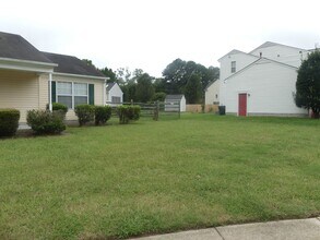12 Compton Ct in Hampton, VA - Building Photo - Building Photo