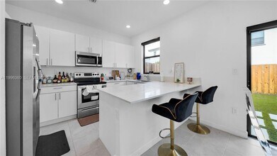 11851 SW 246 Terrace in Homestead, FL - Foto de edificio - Building Photo