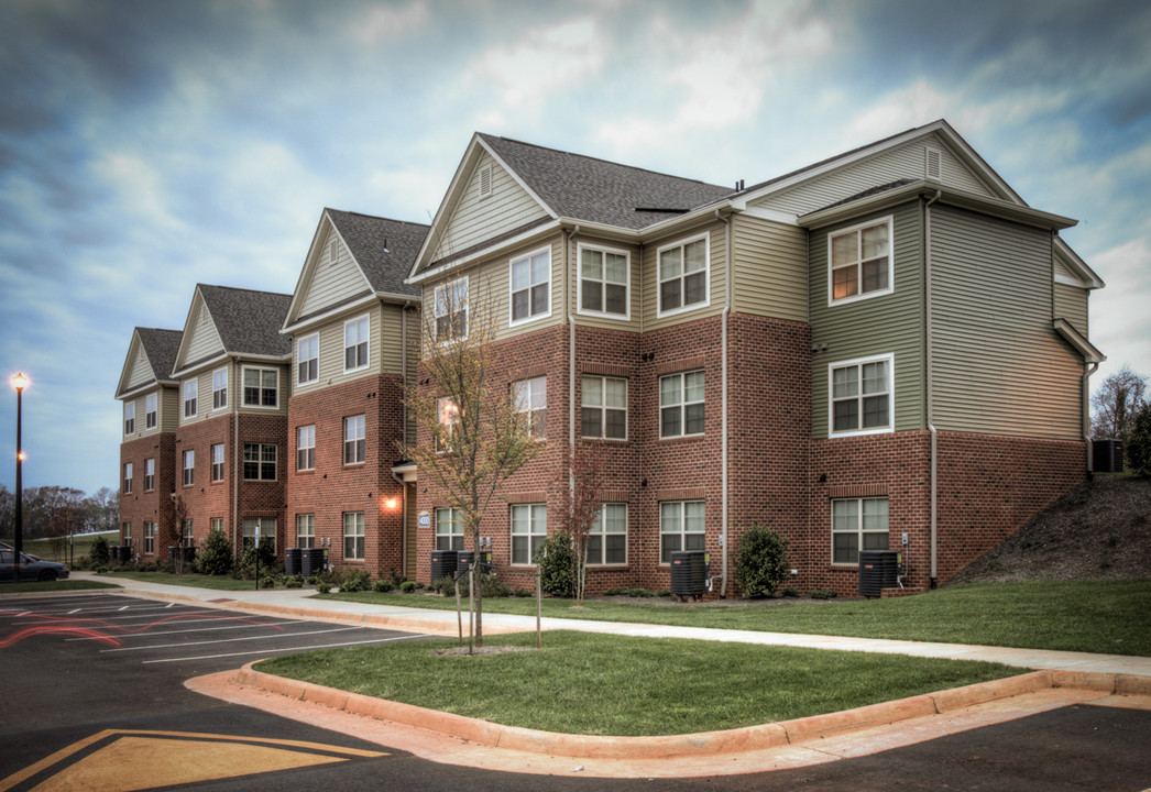 Brookdale Apartments in Charlottesville, VA - Building Photo