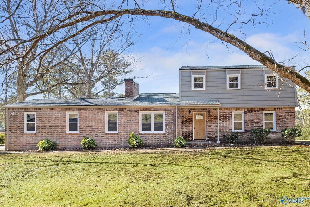 4307 Indian Hills Rd SE in Decatur, AL - Building Photo