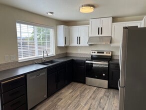 4432 Fergus Ave in Eugene, OR - Building Photo - Building Photo