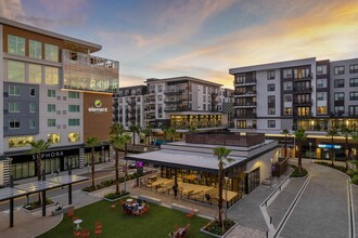 Novel Midtown in Tampa, FL - Foto de edificio - Building Photo