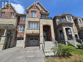 50 Farooq Blvd in Vaughan, ON - Building Photo