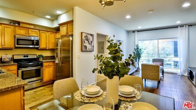 2311 W 10th St in Los Angeles, CA - Building Photo - Building Photo
