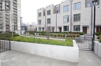 165 Pears Ave. in Toronto, ON - Building Photo - Building Photo