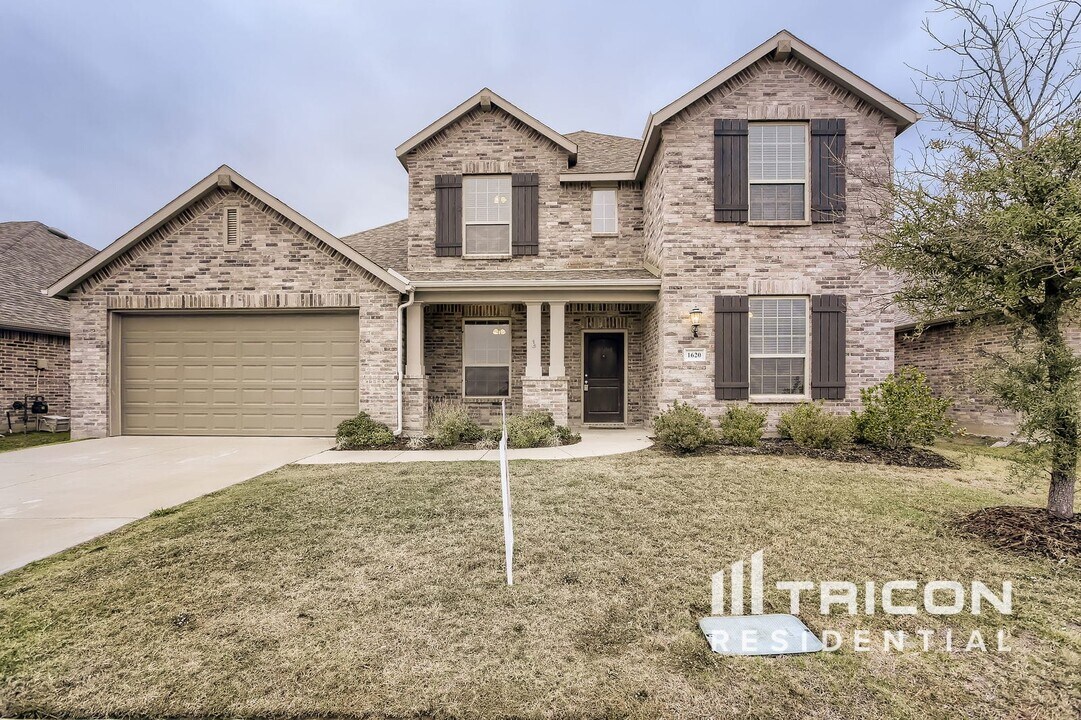 1620 Village Creek Dr in Forney, TX - Building Photo