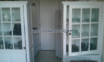 28 Quint Ave in Boston, MA - Building Photo - Building Photo