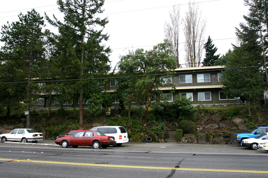 Cascade Vista Apartments in Burien, WA - Building Photo