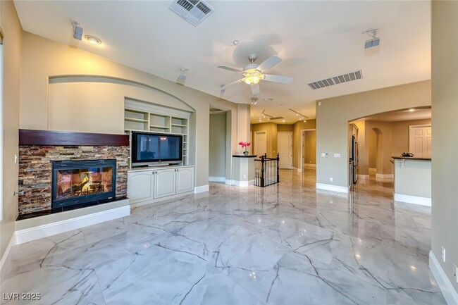 2 Cerchio Centrale in Henderson, NV - Building Photo - Building Photo