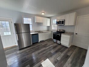 22 South St in Rollinsford, NH - Building Photo - Building Photo