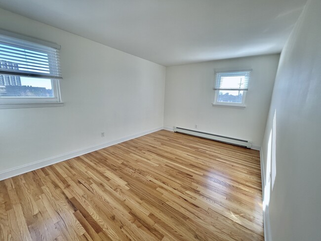 234 Wheeler St, Unit 2 in Cliffside Park, NJ - Building Photo - Building Photo