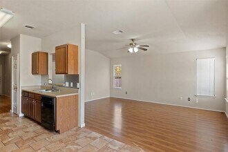 203 Altamont St in Hutto, TX - Building Photo - Building Photo