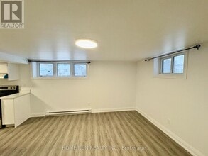 1436 Bellamy St in Ottawa, ON - Building Photo - Building Photo